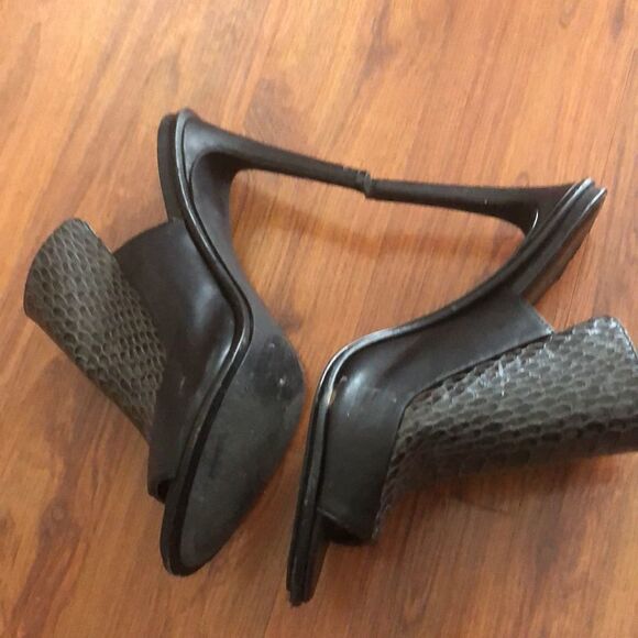 Calvin Klein Black mule heels size 7 - Picture 3 of 10